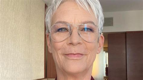 jamie lee curtis en bikini|Jamie Lee Curtis, 63, stuns fans with plunging swimsuit: Inspiration